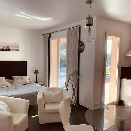 1 - Du Soleil Σαιντ-Μαξίμ